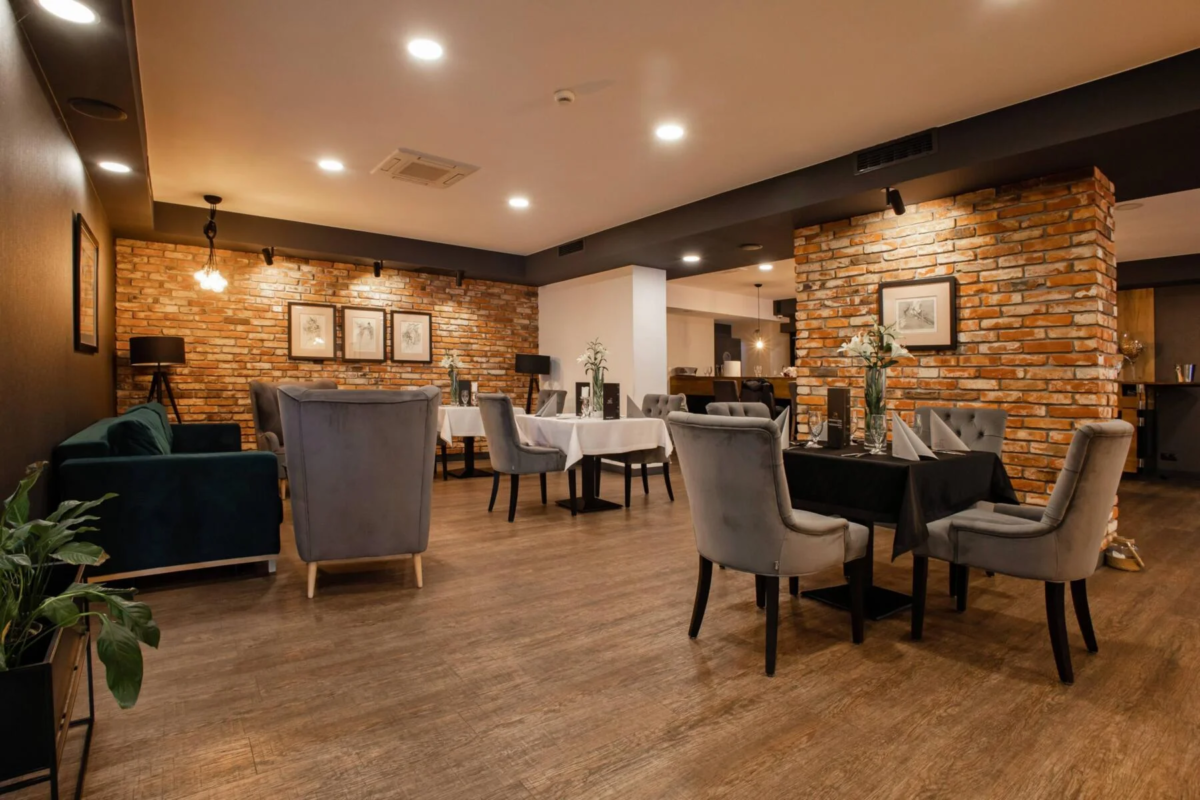 Ściana z cegły w restauracji? To strzał w 10tkę
